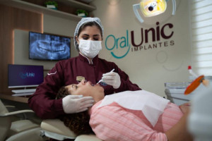 Tratamento moderno e eficiente na Oral Unic Lapa (Divulgação)