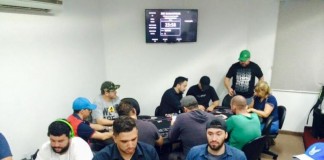 Pôquer: cartas na mesa