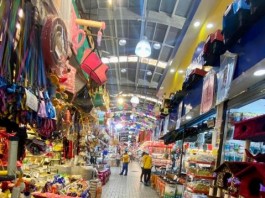 Mercado da Lapa comemora 72 anos com festa e bolo